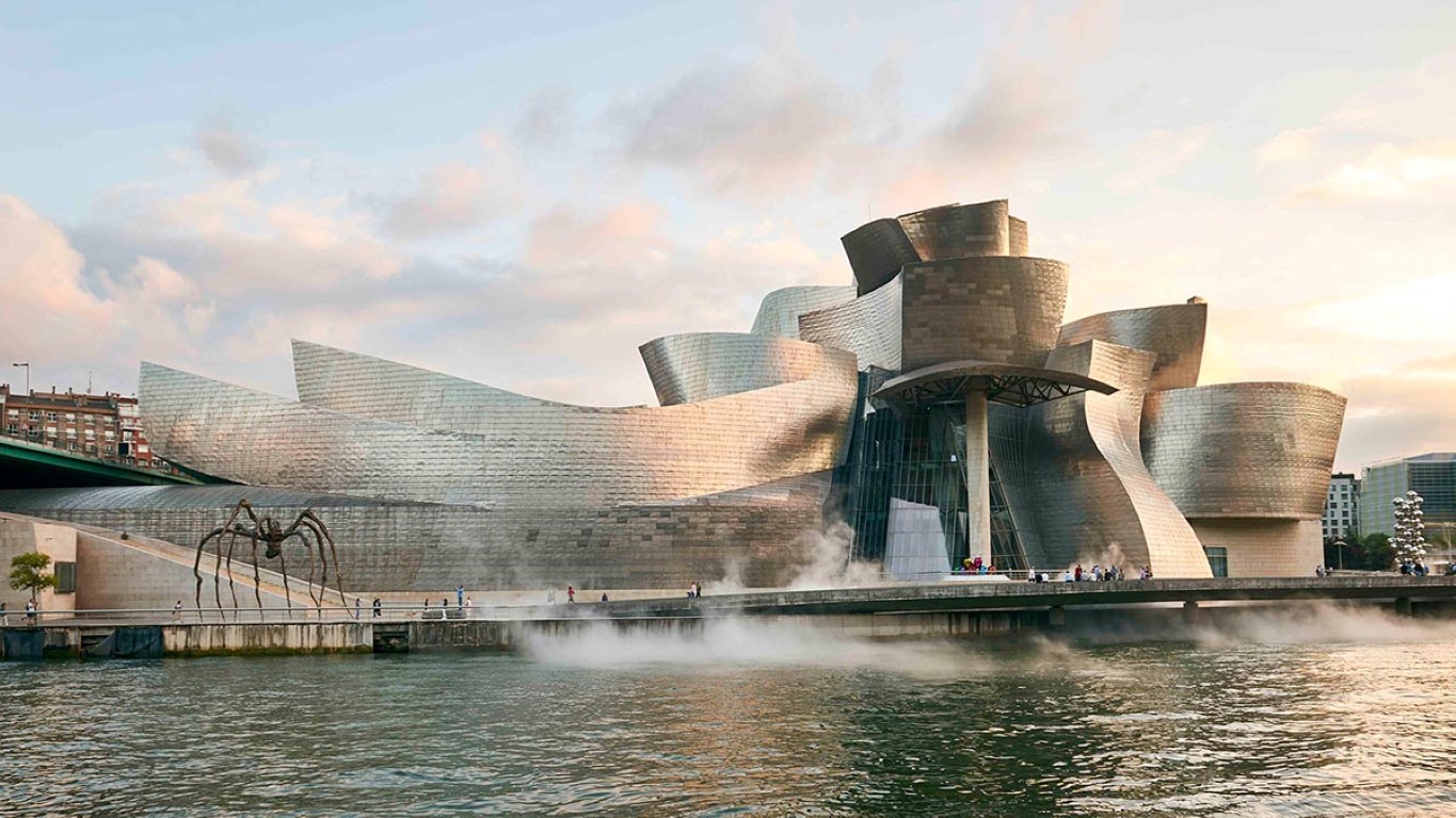 Resim 1. Guggenheim Museum, Bilbao. Mimari: Frank Gehry.