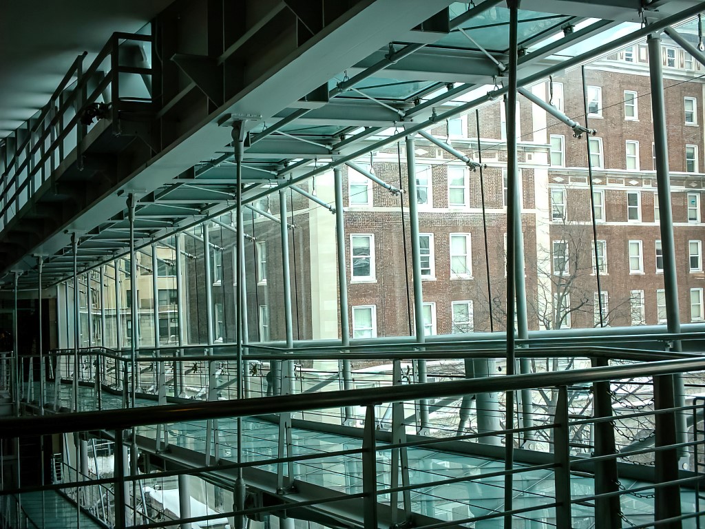 Resim 11. Columbia University Student Union, Bernard Tschumi, Newyork (Fotoğraf: Şengül Öymen Gür, 2005).