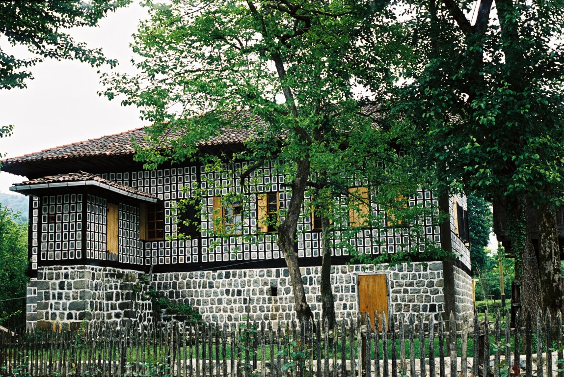 Resim 5. Fındıklı'da bir ev (Fotoğraf: Gür, 2006).