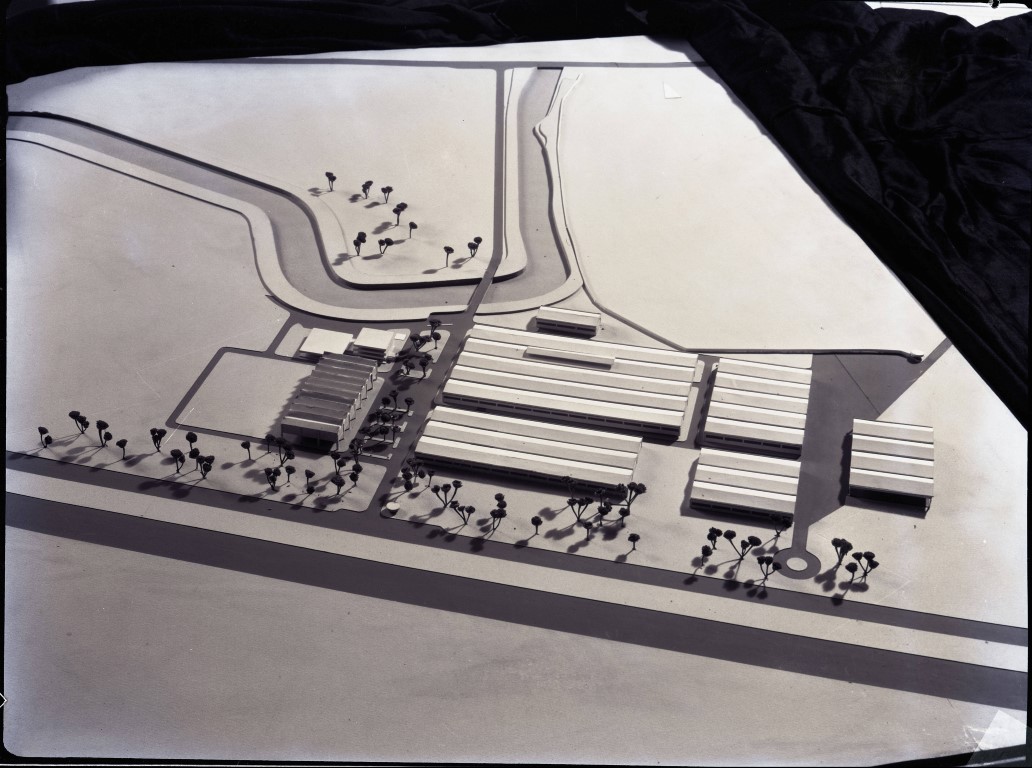 Resim 2. Kazlı Deri Fabrikası maket fotoğrafı (Tekeli, 1972).Image 2. A model photograph of Kazlı Leather Factory (Tekeli, 1972).
