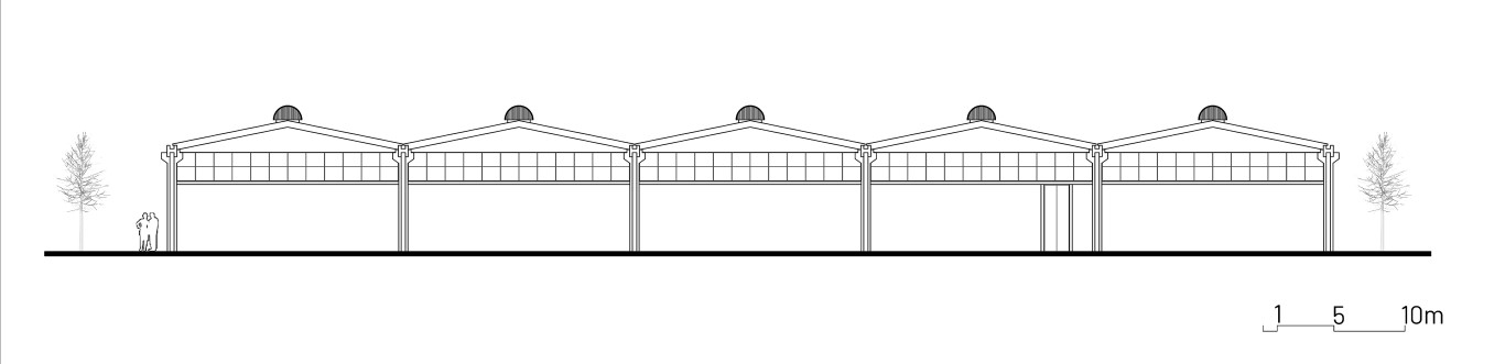 Şekil 4. Küçükbaş ham deri işleme binası batı cephesi (7) (Senem M. Sevindik, 2022).Figure 4. The west facade of the rawhide processing building (7) (Senem M. Sevindik, 2022).
