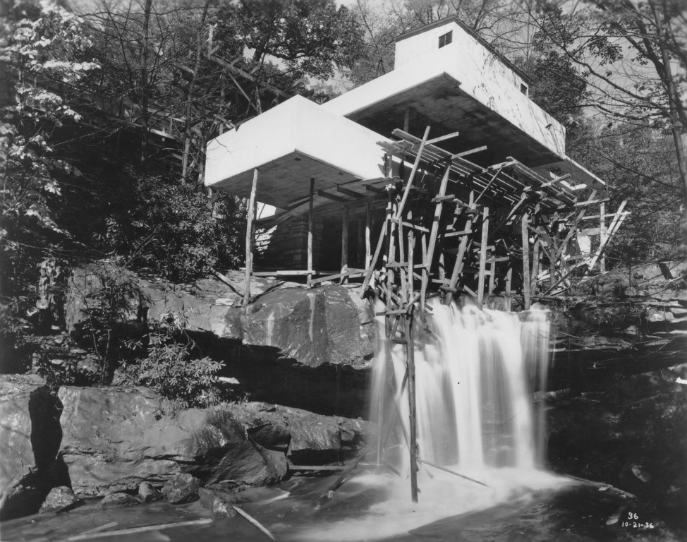 Resim 3. Falling Water House İnşaat Fotoğrafı. Frank Lloyd Wright.