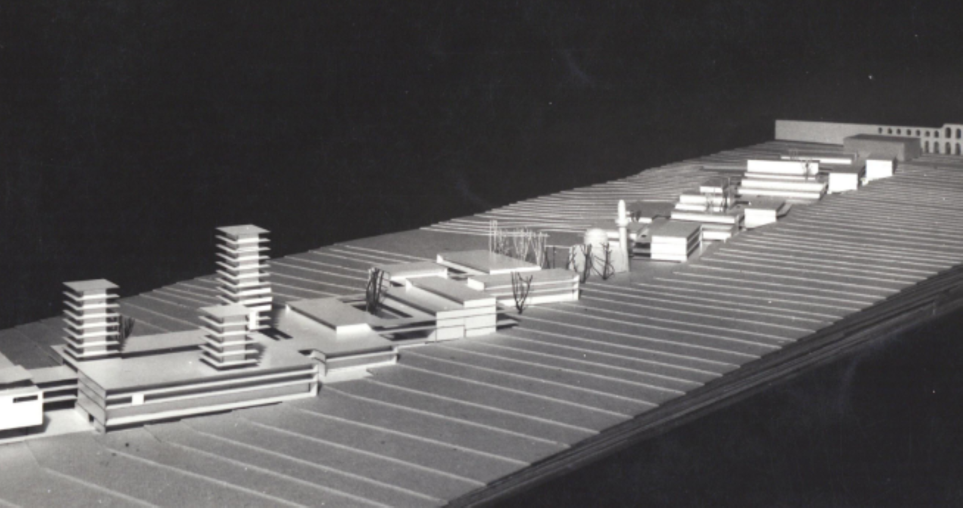 Resim 3. İMÇ proje maketi (Doğan Tekeli arşivi, URL 5).Image 3. Project model of IMC (Dogan Tekeli archive, URL 5).