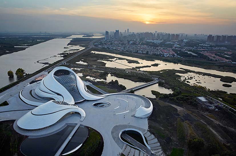 Resim 2 Topoğrafyanın bir parçası olarak Harbin Opera House (2).Image 2. Harbin Opera House as part of the topography (2).