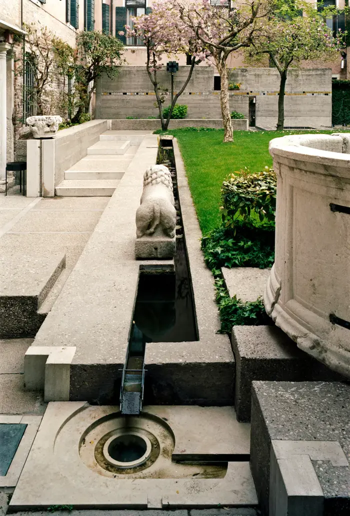 Resim 8. Carlo Scarpa, dış mekan düzenlemesi.