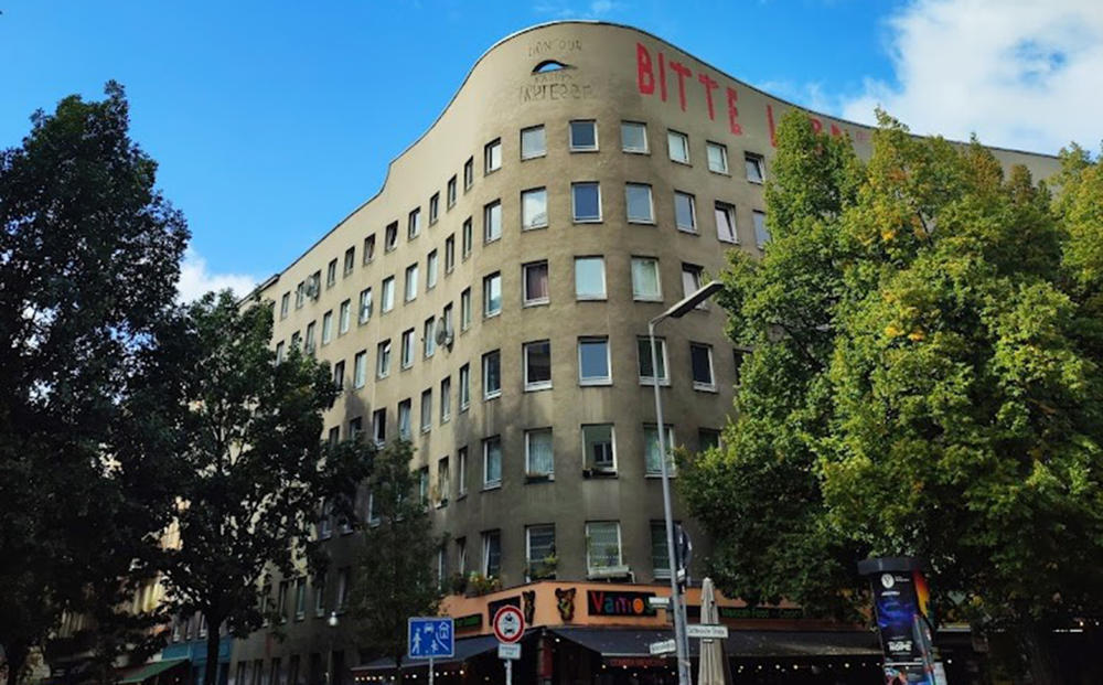 Resim 4. Ağaçlar ne denli büyüyüp serpilse de hüznü örtemiyordu.