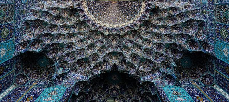 Resim 3. Mezquita Şah mukarnas tavanı, İsfahan-İran, 1611 yılında başlanmış ve yapımı 20 yıl sürmüştür.