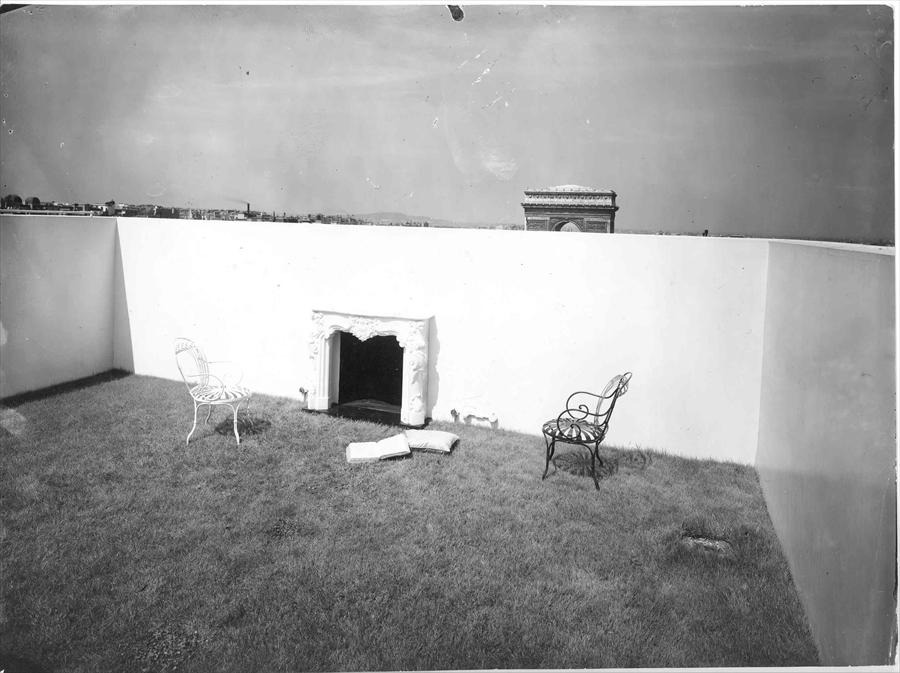 Resim 12.1. Beistegui apartman terası ve şömine, Paris, 1929, (URL-20).