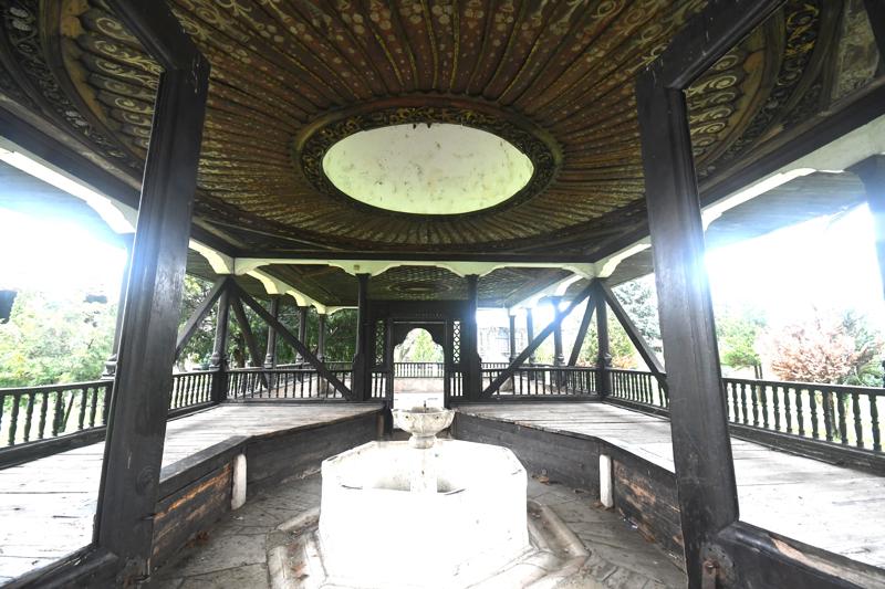 Resim 2. Harabati Baba Tekkesi, şadırvan-namazgah.