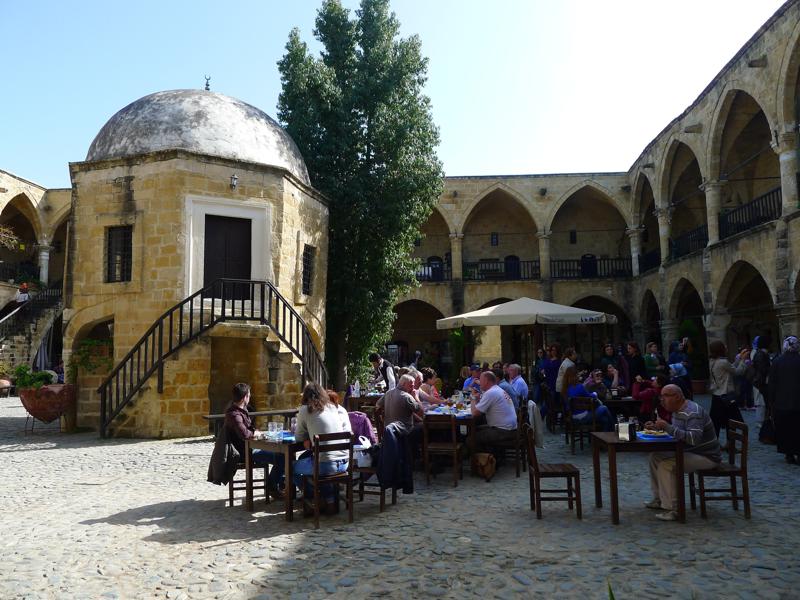 Resim 3. Lefkoşa Büyük Çarşı, Han (Fotoğraf: Şengül Öymen Gür).