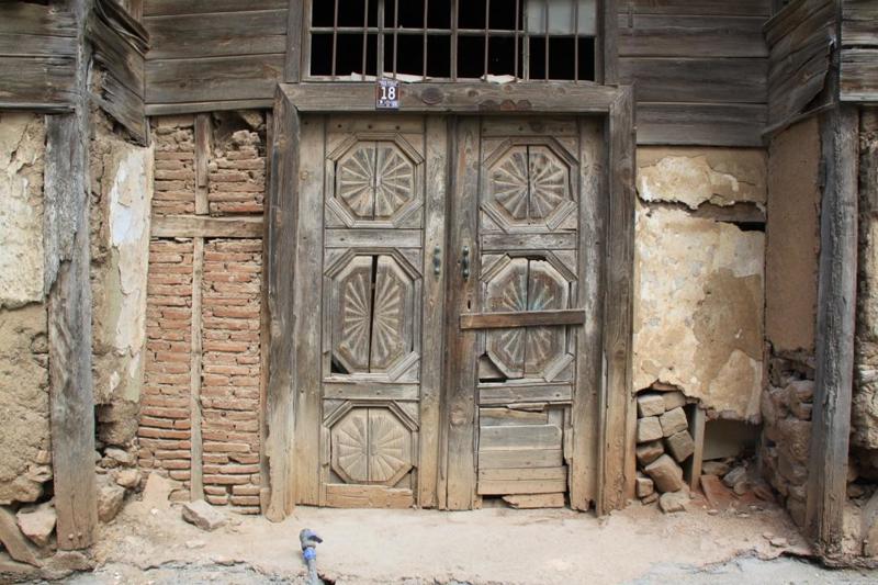 Resim 1. Edincik Mahallesi, Kümbet Sokak, No: 18’in giriş kapısı, 7 Nisan 2024.