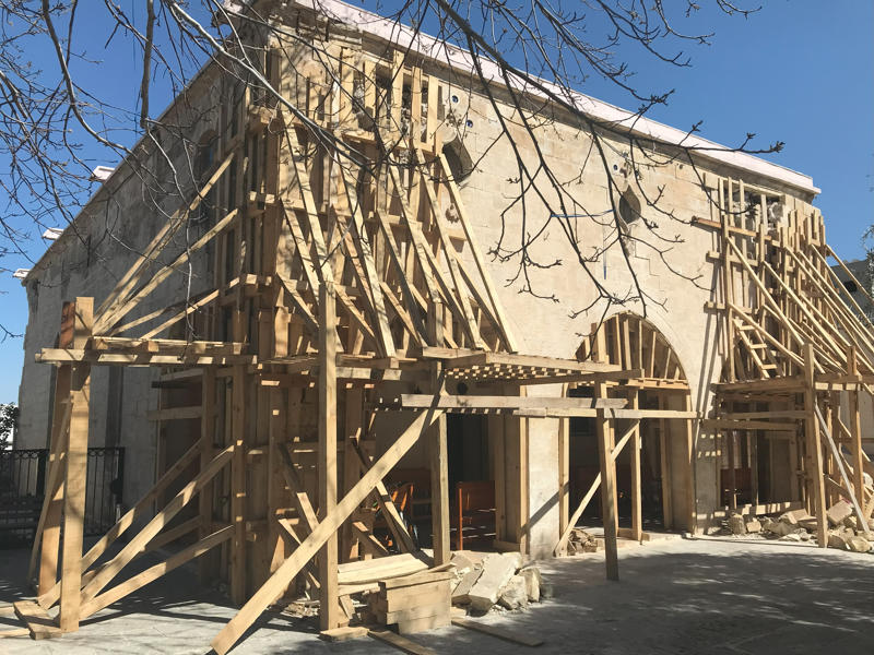 Resim 3. Adıyaman Mor Petrus ve Mor Paulus Kilisesi (St. Paul Kilisesi) batı cephesinde deprem sonrası acil müdahaleler, 2023.