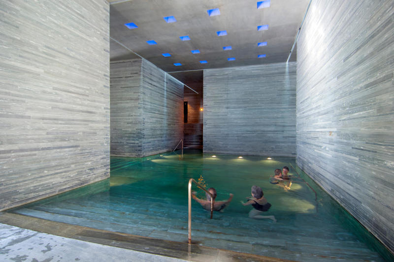 Resim 2. Vals Termal Banyolar, Peter Zumthor (Fotoğraf: Micha L. Rieser).Image 2. Therme Vals, Peter Zumthor (Photo: Micha L. Rieser).