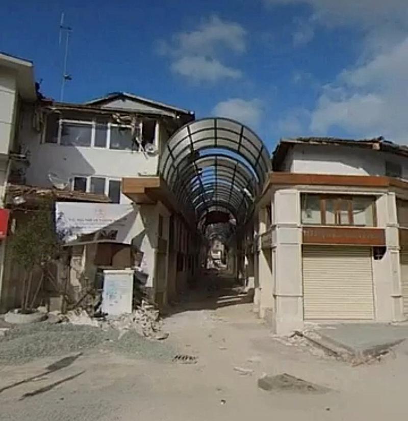 Resim 13. Uzun Çarşı, depremden sonra (TTV Hatay).