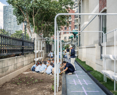 27 基于“2米×2米”模数设计的立体种植构架 ©CreatAR Images