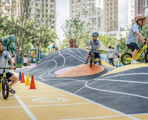 32 幼儿园小朋友日常骑行活动 ©CreatAR Images