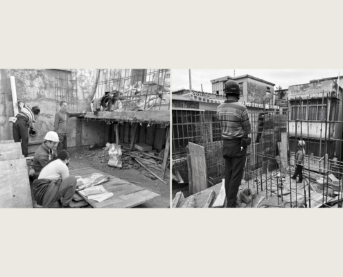 ▲43现场协助工人纠错反复核对图纸 @共和营造