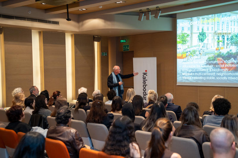 Peter Lorenz, İstanbulSMD tarafından gerçekleştirilen konferans için İstanbul’daydı.