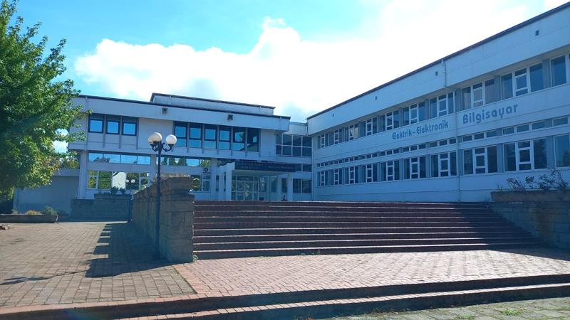 Resim 4. Makina Fakültesi, Elektrik Fakültesi, Rektörlük Binası ve Oditoryum Doğan Tekeli/Sami Sisa/Reyhan Koçhisarlıoğlu, yarışma projeleridir (1968).