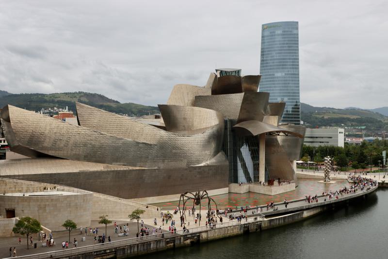 Resim 2. Guggenheim Bilbao Müzesi, Frank Gehry. 
