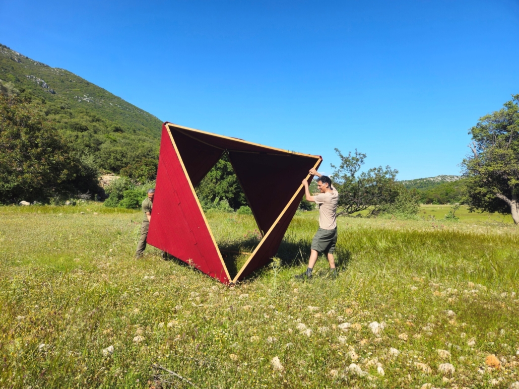 Tumblespace or What Binds Us? by Aslıhan Demirtaş, Ali Cindoruk and Dilşad Aladağ. Photo: Tumblespace III, 2025, Kaş, Türkiye by Ali Cindoruk. Fotorğaf: Aslıhan Demirtaş.
